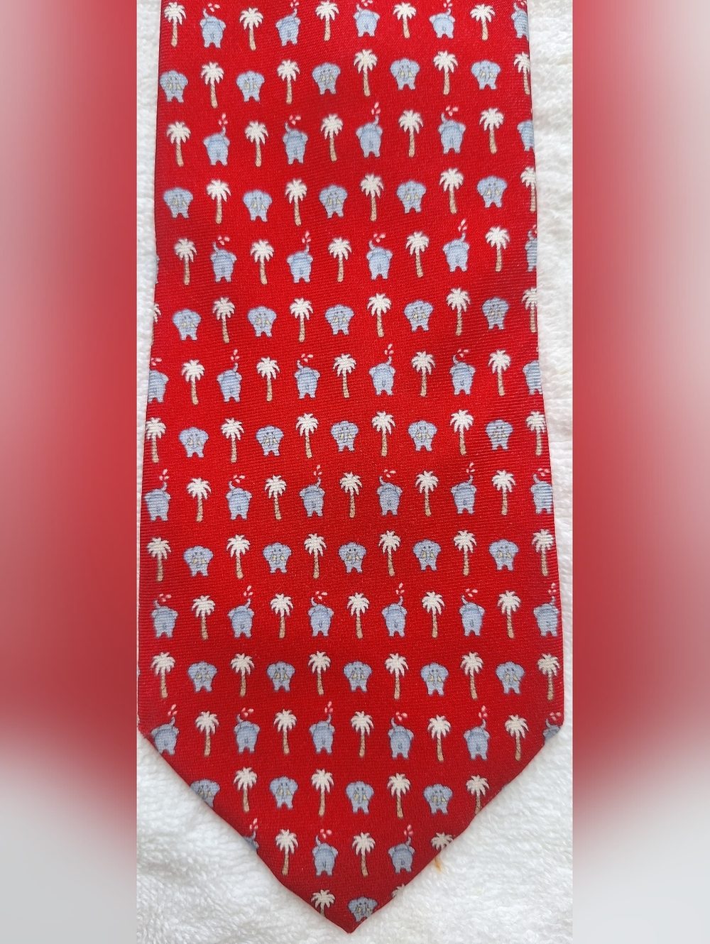 Battistoni silk tie, made in Italy. 61 inch with an elephant and palm tree Soft